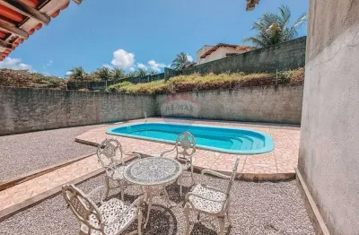 Casa ampla com varanda circular, piscina e a 200m do mar na enseada de búzios