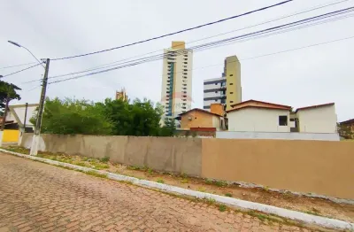 Terreno de 1350m² em Ponta Negra - Oportunidade para construtores!