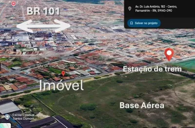Oportunidade para Reforma: Casa ampla com jardim em Terreno Grande no Centro de Parnamirim! Ideal para Investidores!