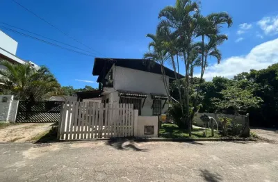 Casa com 4 quartos à venda na servidão família nunes, 377, campeche, florianópolis por r$ 990.000