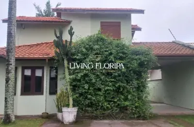 Casa com 3 quartos à venda na rua jardim dos eucaliptos, 639, campeche, florianópolis por r$ 1.690.000