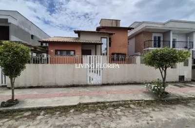 Casa com 3 quartos à venda na rua grumixama, 97, campeche, florianópolis por r$ 1.950.000