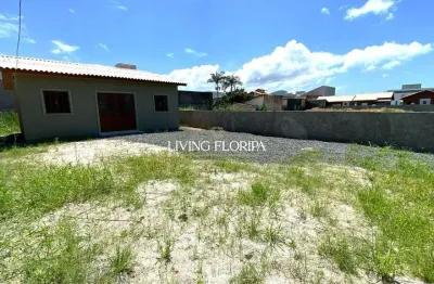 Casa com 2 quartos à venda na rua do aviador, 407, carianos, florianópolis por r$ 643.000