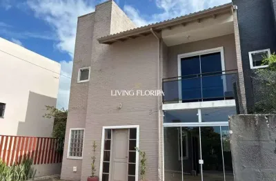 Casa com 3 quartos à venda na servidão seove, 67, campeche, florianópolis por r$ 870.000
