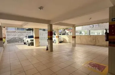 Apartamento 01 dormitório térreo - prédio frente a praia - r$ 240.000