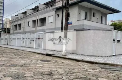 Vendo ótima casa triplex de condomínio próximo a praia