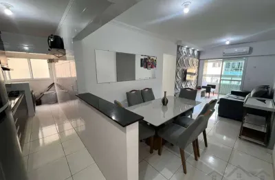 Apartamento mobiliado no canto do forte - 2 dormitóros e 1 vaga de garagem