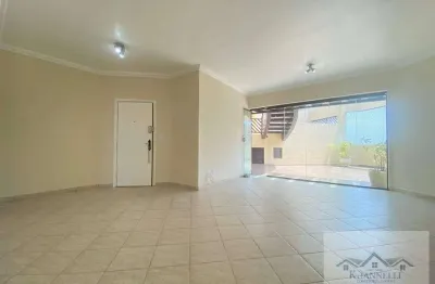 Cobertura a 100m da praia na vila tupi – conforto e sofisticação em 205m²