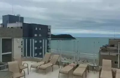 Apartamento alto padrão no canto do forte – apenas 70 metros da praia!