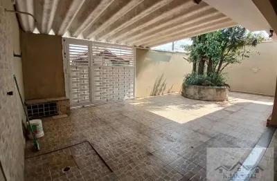 Casa espaçosa à venda na praia grande, bairro maracanã - 3 dormitórios