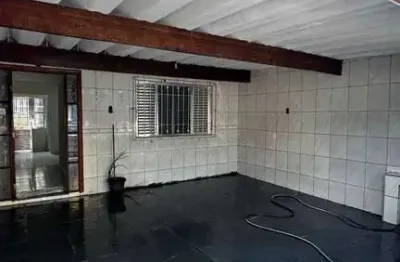 Boqueirão - Casa ampla com churrasqueira e 2 dormitórios - Locação