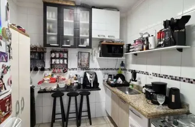 Casa em condomínio com 2 dormitórios em tude bastos / praia grande sp.