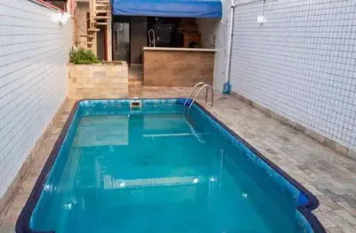Casa 3 Dormitórios , Área Gourmet com Piscina . Boqueirão . Praia Grande .