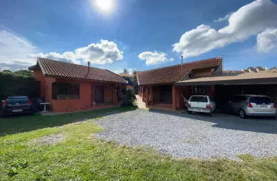 Vende-se duas casas em santa felicidade – conforto, espaço e localização privilegiada