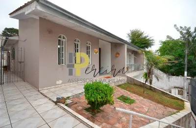 Casa com 3 quartos à venda na Rua Felisbino Passos, Tingui, Curitiba