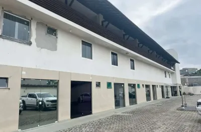 Galpão com 40 metros + 36 metros de mezanino com banheiro privativo em uma excelente localização.