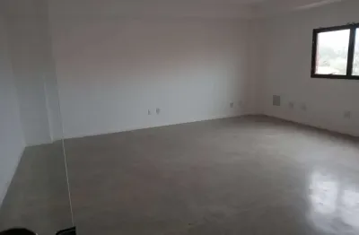 Sala comercial com 1 sala para alugar na avenida luiz tarquínio pontes, centro, lauro de freitas por r$ 2.150