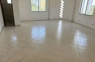 Sala comercial para alugar na rua josé ernesto dos santos, 195, centro, lauro de freitas por r$ 4.500