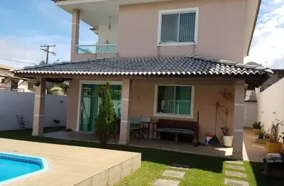 Casa em condomínio fechado de 3/4 sendo uma suíte em arembepe!