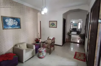 Casa com 2 quartos à venda na rua doutor gerino de souza filho, caji, lauro de freitas por r$ 690.000