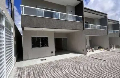 Casas composta por 4/4 com 3 suítes em pitangueiras!