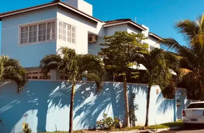 Casa em condomínio fechado com 5 quartos à venda na 1ª travessa santos dumont, estrada do coco, lauro de freitas por r$ 1.450.000