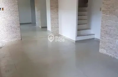 Casa com 3 quartos à venda na rua francisco das mercês, 219, buraquinho, lauro de freitas por r$ 615.000