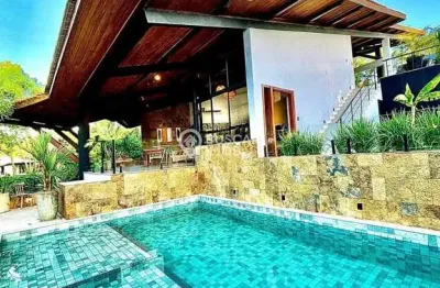 Casa em condomínio fechado com 4 quartos à venda na avenida santos dumont, estrada do coco, lauro de freitas, 620 m2 por r$ 3.700.000