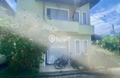 Casa em condomínio fechado com 4 quartos à venda na Rua Marieta Brito Da Luz, 135. Casa 01, Buraquinho, Lauro de Freitas