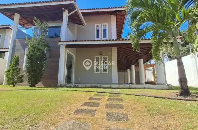 Casa em condomínio fechado com 4 quartos para alugar na Rua Rio das Graças, Buraquinho, Lauro de Freitas, 170 m2 por R$ 6.900