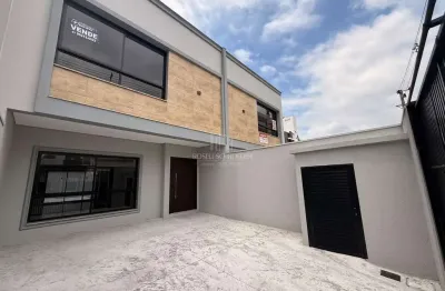 Amplo sobrado em construção no bairro são francisco de assis!