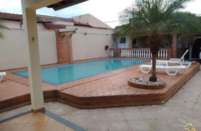 Casa com 3 quartos à venda na Vila Carmem, Bauru 