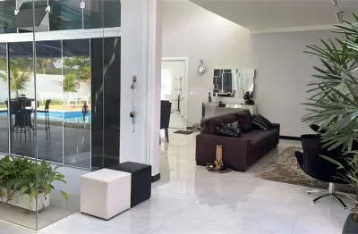 Casa  à venda com 3 quartos, sendo 3 suítes,  no condomínio village ipanema 1, araçoiaba da serra - sp