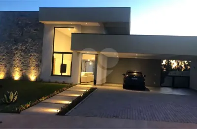 Casa  à venda com 3 quartos, sendo 3 suítes,  no condomínio residencial fazenda altaq vista, salto de pirapora - sp