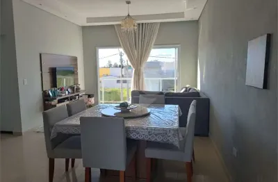 Casa  à venda com 3 quartos, sendo 1 suíte,  no condomínio Residencial Horto Florestal Villagio, Sorocaba - SP