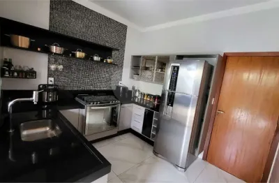 Casa  à venda com 3 quartos, sendo 1 suíte,  no condomínio horto florestal 1, sorocaba - sp