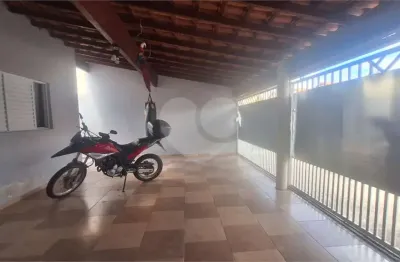 Casa à venda com 3 quartos em Jardim Santa Bárbara, Sorocaba, SP