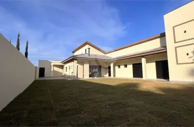 Casa  à venda com 3 quartos, sendo 3 suítes,  no condomínio village ipanema 1, araçoiaba da serra - sp