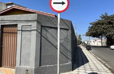 Casa térrea à venda com 3 quartos, sendo 1 suíte,  em vila assis, sorocaba - sp