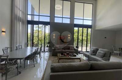 Casa  à venda com 4 quartos, sendo 4 suítes,  no condomínio alphaville nova esplanada 3, votorantim - sp
