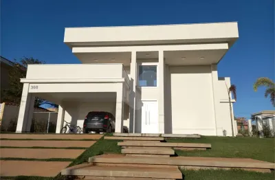 Casa  à venda com 3 quartos, sendo 3 suítes,  no condomínio village ipanema, araçoiaba da serra - sp