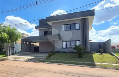 Casa  à venda com 4 quartos, sendo 1 suíte,  no condomínio residencial evidence, araçoiaba da serra - sp