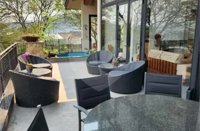Casa  à venda ou para alugar com 4 quartos, sendo 4 suítes,  no condomínio tamboré 10 terras alta, santana de parnaíba - sp