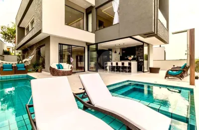 Casa  à venda com 4 quartos, sendo 3 suítes,  no condomínio alphaville nova esplanada 4, votorantim - sp