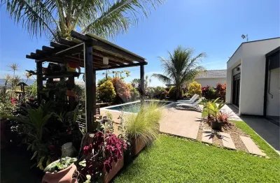 Casa  à venda com 3 quartos, sendo 3 suítes,  no condomínio village ipanema 1, araçoiaba da serra - sp