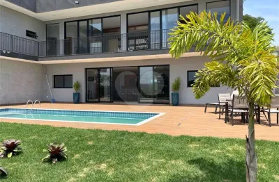 Casa à venda com 3 quartos, sendo 1 suíte,  no condomínio estribo associação civil, avaré - sp