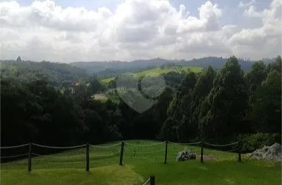 Chácara à venda com 3 quartos, sendo 2 suítes,  no centro, piedade - sp