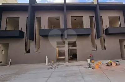 Casa de vila à venda com 2 quartos, sendo 2 suítes,  em jardim americano, sorocaba - sp