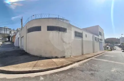 Casa à venda com 5 quartos, sendo 2 suítes,  em Vila Barão, Sorocaba, SP