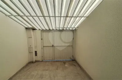 Casa de Vila à venda com 2 quartos, sendo 2 suítes,  em Vila Hortência, Sorocaba, SP